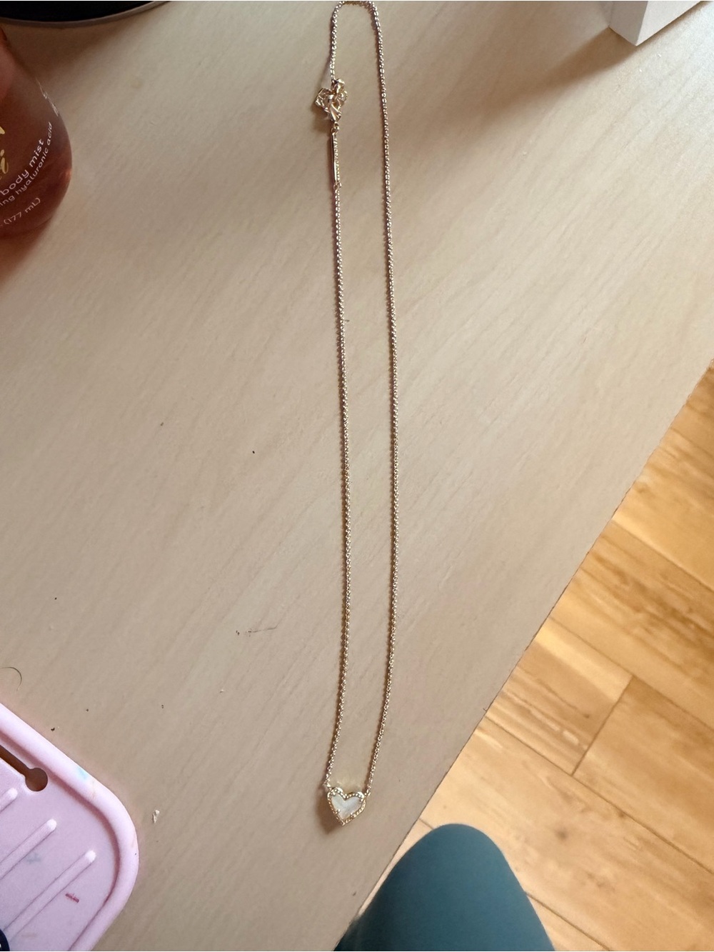 Kendra Scott mini Ari heart gold necklace mother of pearl stone
